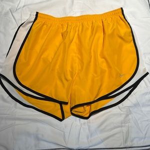 Women’s Nike Tempo Shorts